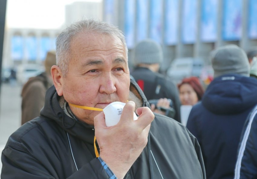 В Бишкеке прошел экологический флешмоб #БишкекСмог #Мызадыхаемся! В Бишкеке прошел экологический флешмоб #БишкекСмог #Мызадыхаемся!