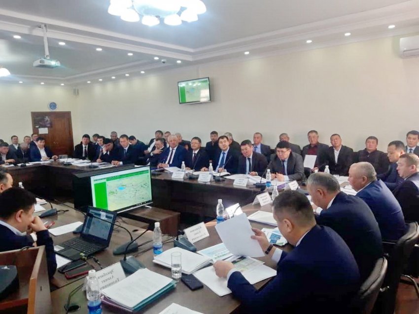 Первый вице-премьер-министр Кубатбек Боронов раскритиковал работу ГАООСЛХ